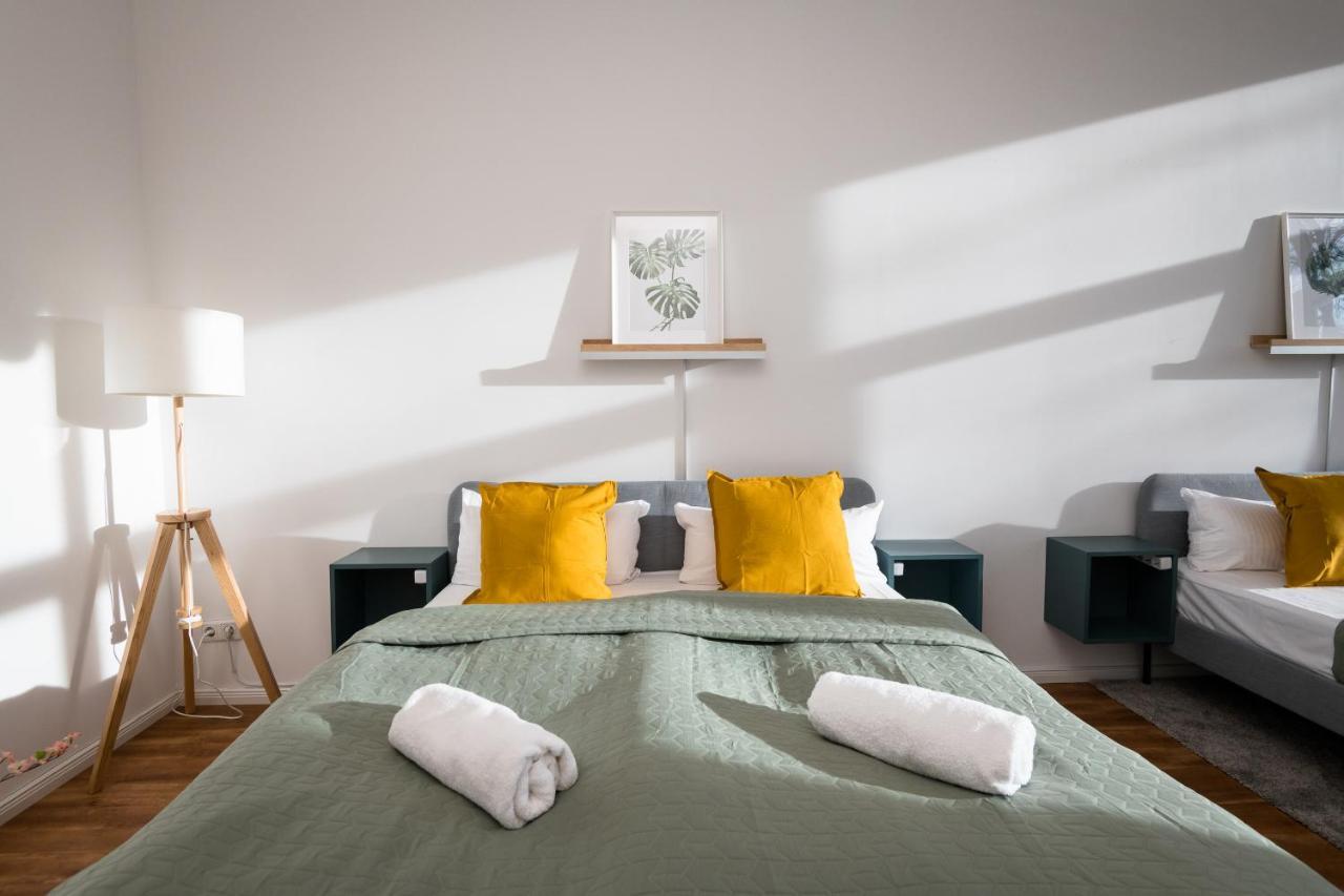 Sonnig & Helle Wohnung Alexanderplatz In 15Min Zu Erreichen, Herthastrasse Sehr Schoen Und Gross Fuer Gruppen Geeignet Berlin Extérieur photo