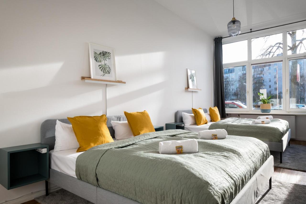 Sonnig & Helle Wohnung Alexanderplatz In 15Min Zu Erreichen, Herthastrasse Sehr Schoen Und Gross Fuer Gruppen Geeignet Berlin Extérieur photo