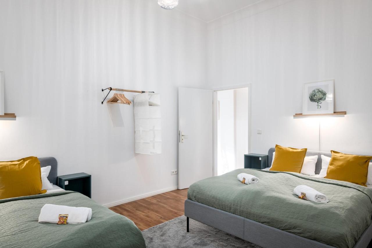 Sonnig & Helle Wohnung Alexanderplatz In 15Min Zu Erreichen, Herthastrasse Sehr Schoen Und Gross Fuer Gruppen Geeignet Berlin Extérieur photo