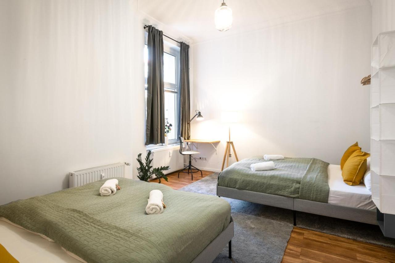 Sonnig & Helle Wohnung Alexanderplatz In 15Min Zu Erreichen, Herthastrasse Sehr Schoen Und Gross Fuer Gruppen Geeignet Berlin Extérieur photo